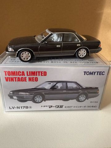 LV-N178a トヨタ マークII 2.5GTツインターボ(黒/銀） （1/64スケール トミカリミテッドヴィンテージNEO 288985）