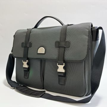 m280 希少 BURBERRY バーバリー メッセンジャーバッグ フラップ ロゴプレート 出張バッグ　旅行　大容量　ショルダーバッグ　2way グレー
