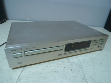 外観悪し.実働　　ONKYO C-724　　900円から