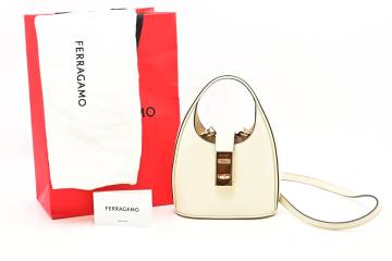 A2332 Salvatore Ferragamo ブランド 付属 フェラガモ ガンチーニ バックル ホーボー ハンドバッグ ショルダー ２WAY ホワイト レディース