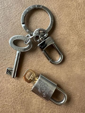 LOUIS VITTON ルイヴィトン キーリング キーホルダー　カデナ パドロック