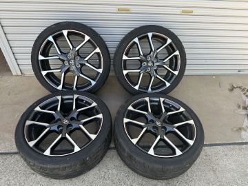 50プリウス GRスポーツ　純正ホイール　225/40/R18 バリ溝タイヤ付き　ZVW50.51.52 トヨタ　豊田　 アルミホイール　美品