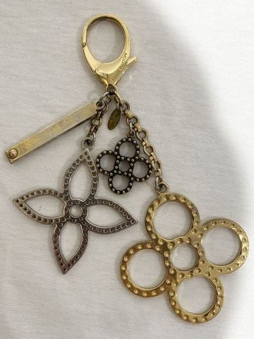 8D072 LOUIS VUITTON ルイヴィトン M65090 ビジューサックタバージュ キーリング フラワー キーホルダー チャーム メンズ レディース