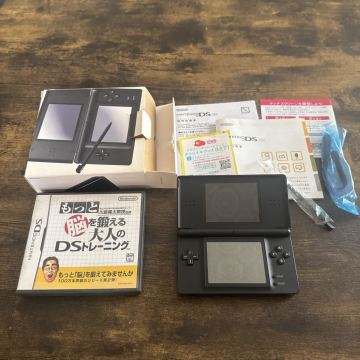 Nintendo DS lite ニンテンドーDS Lite 美品　ソフト付き　付属品箱あり