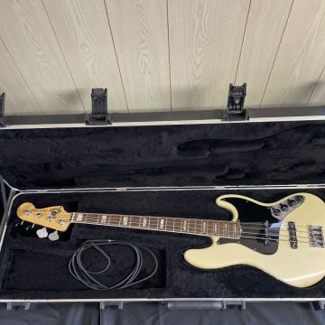 Fender エレキベース JAZZベース　ハードケース付 自宅保管品