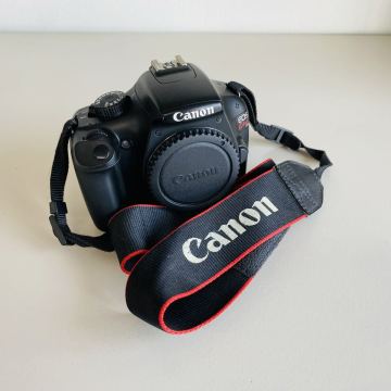 〈1円〉5382k ★動作品 Canon EOS kiss X50 ボディ キヤノン デジタル 一眼レフ