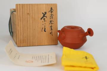常滑焼 三代 【山田常山】 造 梨皮 朱泥 急須 共箱 共布