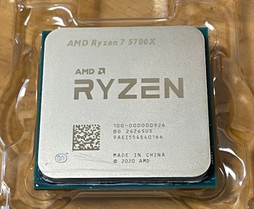 AMD RYZEN 5700X +　3600