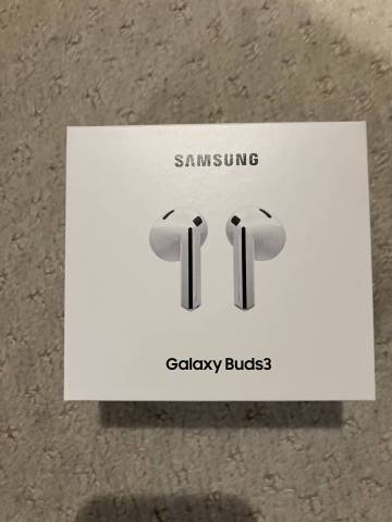 【新品未使用】 未開封 Galaxy Buds3 ☆ ホワイト☆ ワイヤレスイヤホン 本体