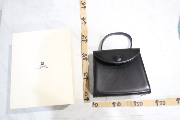 GIVENCHY バッグ　MAROQUINERIE