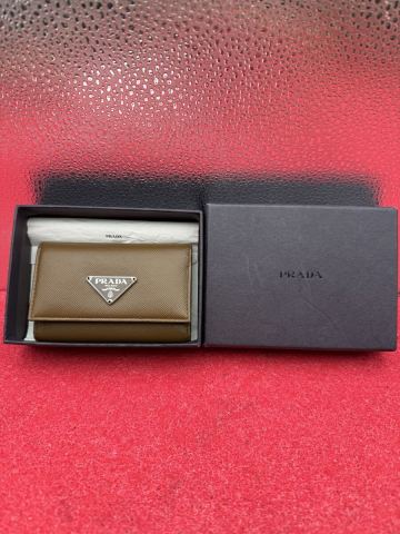 PRADA プラダ キーケース 新品未使用 箱付き 横6.5×縦9.5cm
