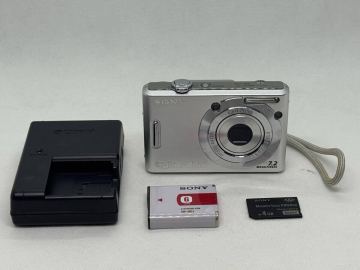 動作確認済み SONY ソニー デジタルカメラ サイバーショット DSC-W35 即決