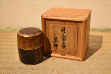 【GE】Z194【コレクター所蔵品】時代 蒔絵小香合/日本美術 香道具 茶道具 蓋物 盒子 漆器 漆芸 骨董品 時代品 美術品 古美術品
