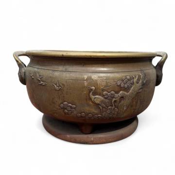 M7-1241 旧家蔵出 真鍮？ 火鉢 メダカ鉢 灰ならし 火箸 灰あり 茶道具 鶴 松 金属製 古民具 骨董