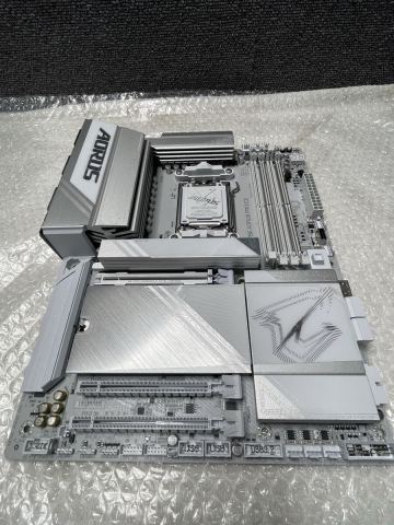 No 385 GIGABYTE X870E AORUS PRO ICE マザーボード