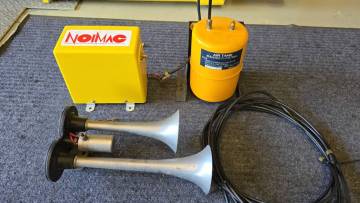 12V ノイマック　コンプレッサー　エアータンク　ホーン　一式SET