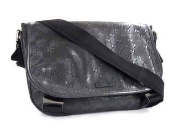 1円 ■美品■ GUCCI グッチ 201732 GGインプリメ PVC クロスボディ ショルダーバッグ メッセンジャーバッグ ブラック系 FR1907