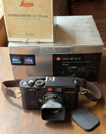 ライカM7 (0.72) 35mm Leica M7, SUMMICRON-M 35mm ７枚玉 , 純正フード12524 , レンズリアキャップ , ボディキャップ , ストラップ 元箱付