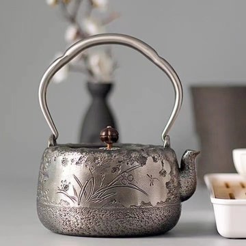 ★新品未使用★南部鉄器 砂鉄製 鉄瓶 大容量鉄壺 コーティングなし 手作り純鉄 やかんを沸かす お茶の道具