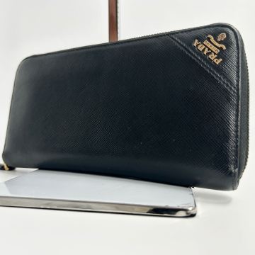 【近年モデル・極美品】PRADA プラダ 長財布 ラウンドファスナー サフィアーノ ゴールド 金ロゴ 黒 ブラック メンズ ビジネス 多収納 