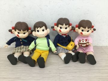 ●代TW710-100 不二家 FUJIYA おすわりペコちゃん ポコちゃん 人形 約30cm ハッピーバースデーバージョン 他 セット まとめ