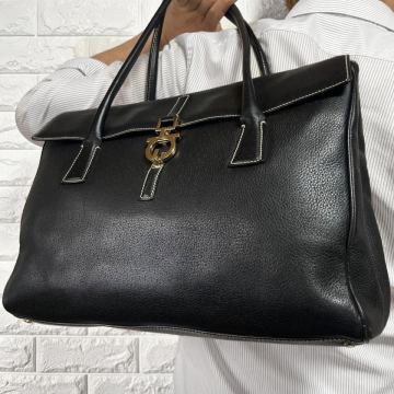 美品/入手困難◎ フェラガモ Salvatore Ferragamo メンズ A4収納 ビジネス トートバッグ 肩掛け ガンチーニ金具 レザー 本革 ブラック 黒