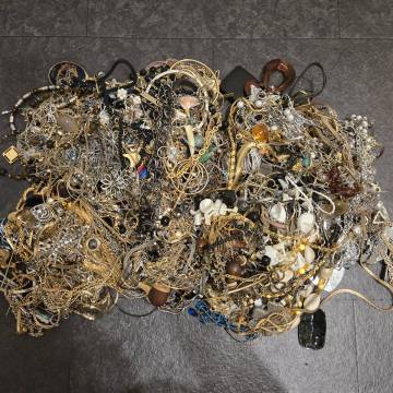 1円スタート イミテーション アクセサリー 総重量 約4.0kg 大量まとめセット ネックレス ブローチ　イヤリング t080701