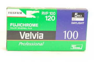 Fujifilm Velvia 100 120 5本入り　期限2015-1　期限切れ 富士 フィルム FUJICHOROME ISO100 ベルビア リバーサル ポジ フィルム RVP