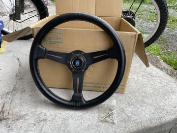 NARDI ナルディ ステアリング ホーンボタン付 ブラックレザー　ブラックナルディ