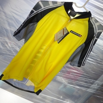 ▲ほぼ新品　アソス　半袖ジャージ　Mサイズ　年式古い▲980　　　　　　　　