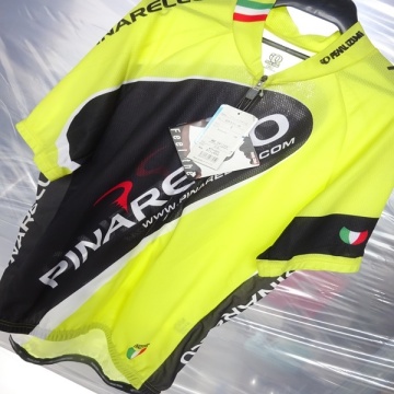 ▲ほぼ新品　パールイズミ　ピナレロロゴ　半袖ジャージ　XLサイズ　年式古い▲980　　　　　　　　　