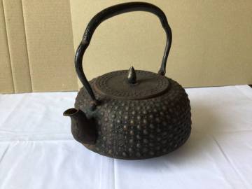 鉄瓶　久慈砂鉄　山王堂　あられ模様　ジャンク品　水漏れあり　伝統工芸品　長期自宅保管品