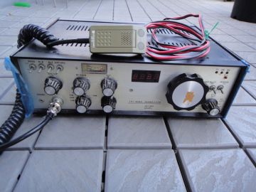 熊本シティー・スタンダード　21,24,28,50M SSB/CW 10W 4バンドトランシーバー自作品