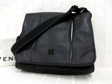 ◆超美品◆GIVENCHY ジバンシィ◆メンズ◆カーフ レザー 本革◆ショルダー バッグ◆ブラック ホワイト◆フラップ◆4Gロゴ金具◆A12730