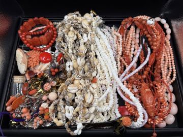 1円スタート アクセサリー ネックレス ブローチ ルース 他 ヴィンテージ 珊瑚 サンゴ コーラル メッキアクセサリー まとめ 約937g