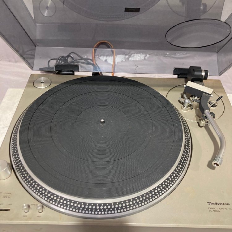 【J】Technics SL-1200 ターンテーブル レコードプレーヤー テクニクス 191744