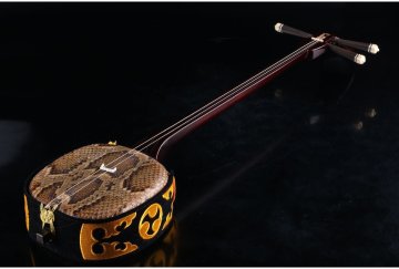 [URA]沖縄三線/本蛇皮張/本體のみ/4-8-270　(検索)骨董/蛇皮線/和楽器/弦楽器/三味線