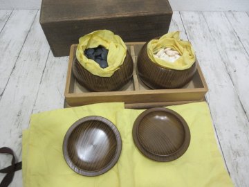 1円 本場特撰 日向本蛤 紀刕特産 本那智黒 三分四厘 碁石 碁笥 木箱 囲碁道具 【星見】