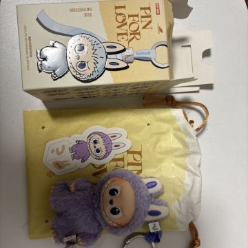 【正規品】1円スタート！ラブブ PIN FOR LOVE ぬいぐるみペンダント ？