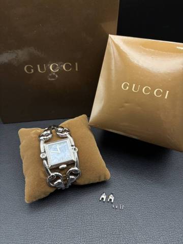 H/K 稼働品！1円～ 未使用『GUCCI 116.3 シニョーリア QZ スクエア ダイヤ ベゼル 腕時計 コマ 有』グッチ ブランド ウォッチ 時計 箱付