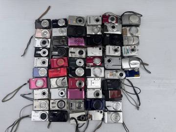 １円スタート　NIKON FUJIFILM CASIO RICOH SONY　OLYMPUS　PANASONIC デジタルカメラ デジカメ　本體／まとめ　５６臺　ジャンク