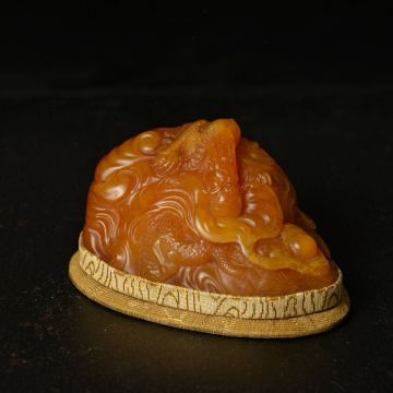 小舫 田黃 雲(yún)竜 龍 彫刻 置物114.2g 壽山石 壽山石 蘿蔔紋 貴重 検:印材 篆書(shū) 彫刻 印鑑 印章 時(shí)代物 書(shū)道 中國(guó)美術(shù) 鶏血 舊家蔵出b357
