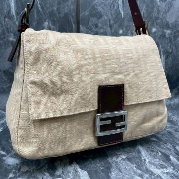 【極美品】 フェンディ FENDI マンマバケット ハンドバッグ ショルダーバッグ レザー ズッカ柄 ワンショルダー　肩掛け ユニセックス