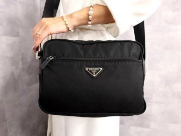 ●超美品●PRADA プラダ●三角ロゴプレート●ポコノ ナイロン カーフ レザー 本革●カメラ ショルダー バッグ●黒●SV金具●収納●Js61926