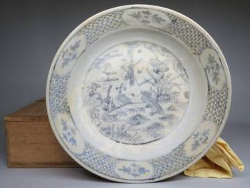 「都内コレクター所蔵品」ベトナム（越南）時代古陶　安南染付花鳥文大皿　安南焼　東南アジア古陶器　lot:11704