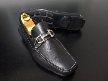 試し履き程度 フェラガモ 8.5EEE Ferragamo ガンチーニ シボレザー ドライビングローファー スリッポン 黒 1062