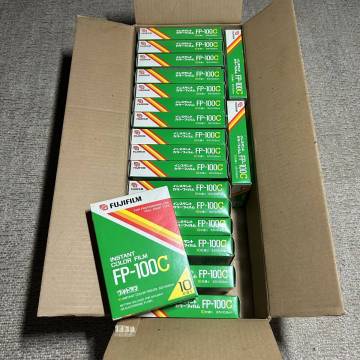 【FUJIFILM/富士フイルム】/新品未使用/期限切れインスタントフィルム FP-100C　19個