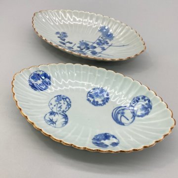 [湖東焼名コレクター収集品] 湖東焼 染付 菊花舟形皿 一対 [湖東焼私考掲載] 24081310 時代 骨董 懐石料理 彦根