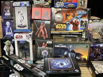 スターウォーズ マーベル 28点 大量 セット フィギュア TVゲーム 時計 ポスター happy ハッピーくじ A賞 B賞 ほぼ 未開封