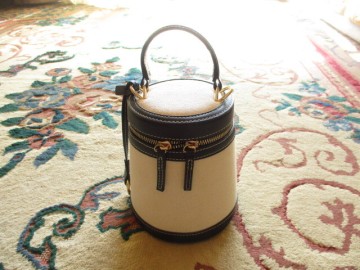 ZARA　ザラ♪可愛らしいコントラストボックスバッグ　バニティ